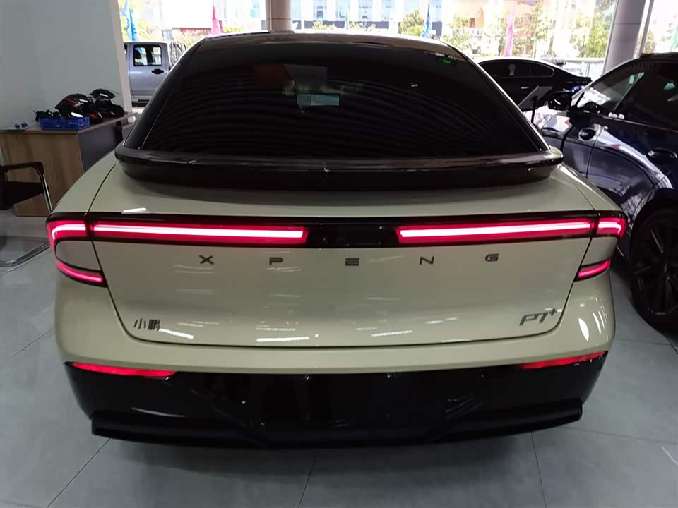 XPENG P7+