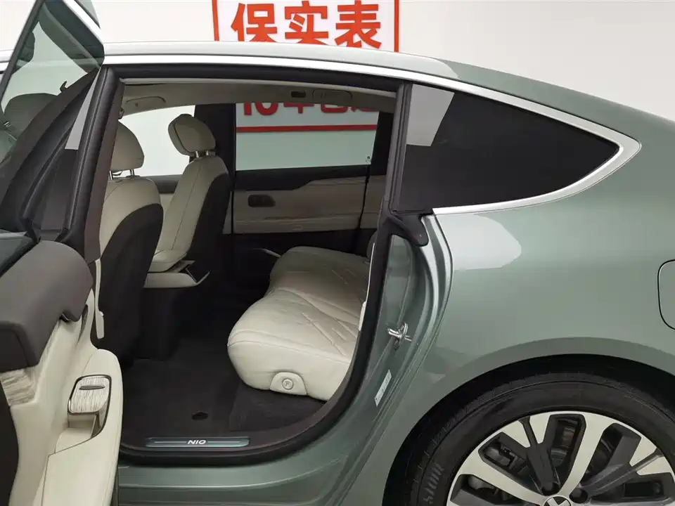 NIO ET7