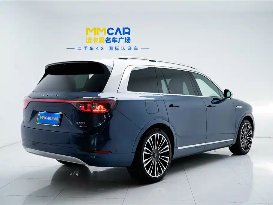 AITO Ask the world M9