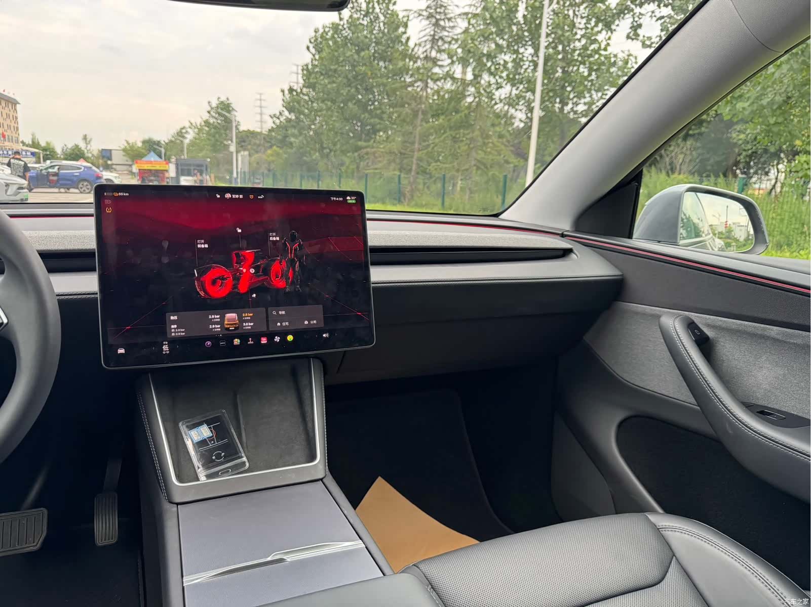 Tesla Model Y, 2025 8