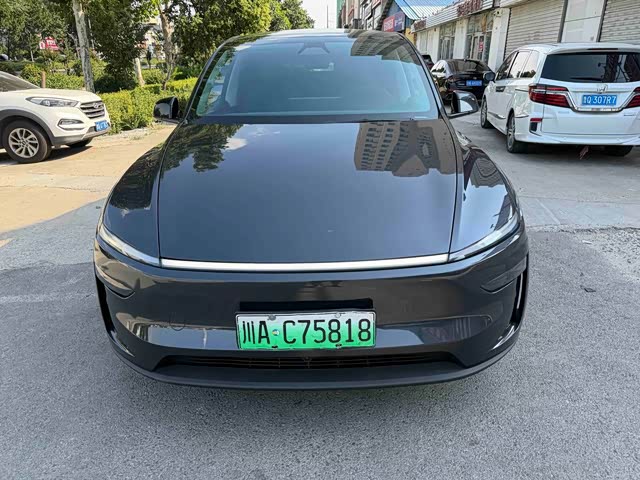 Model Y 2025款 后轮驱动 首发版