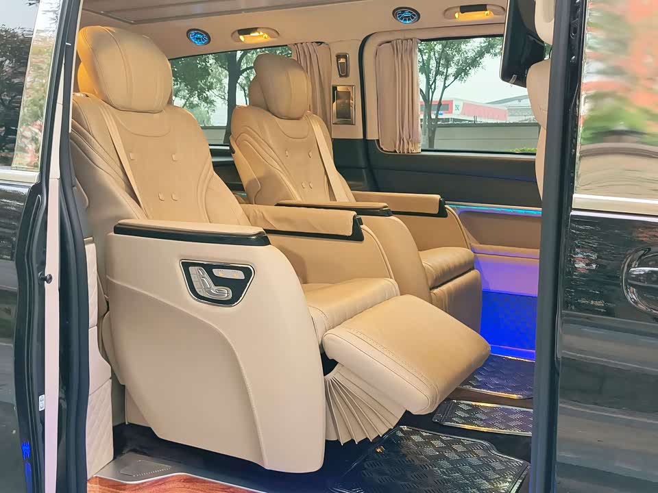 Mercedes-Benz V-class