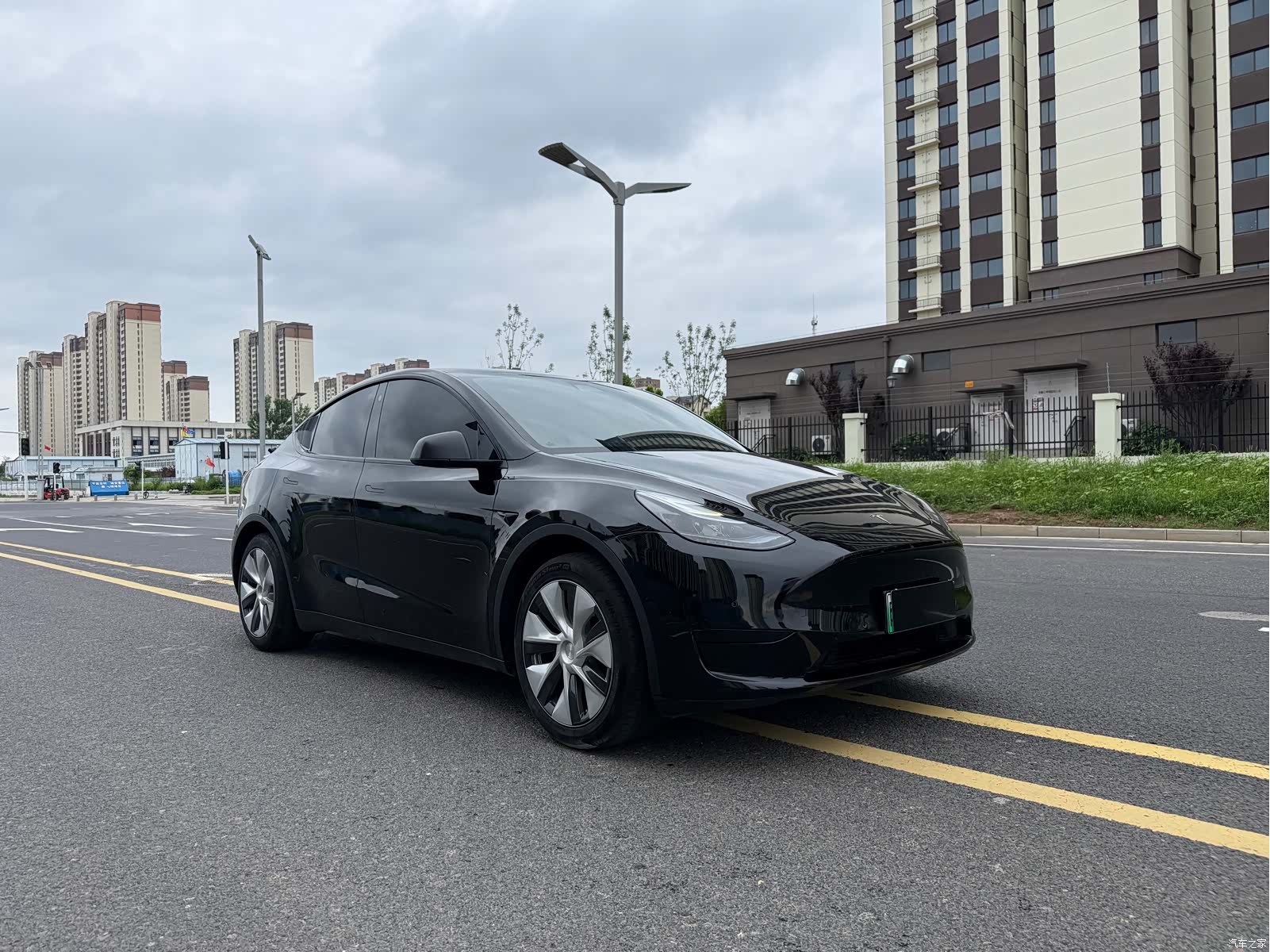 Tesla Model Y, 2023 1