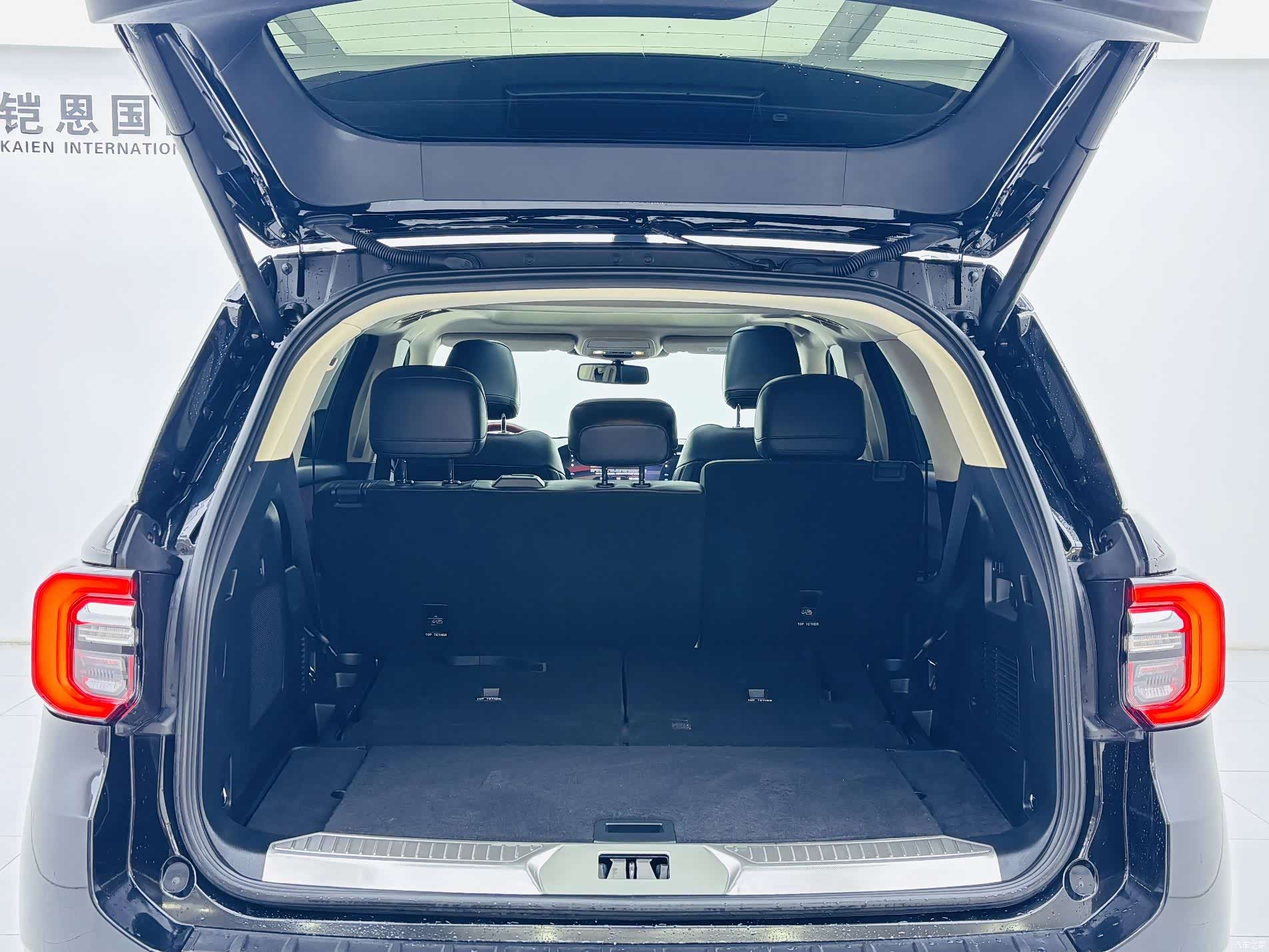 Ford Explorer, 2023 17