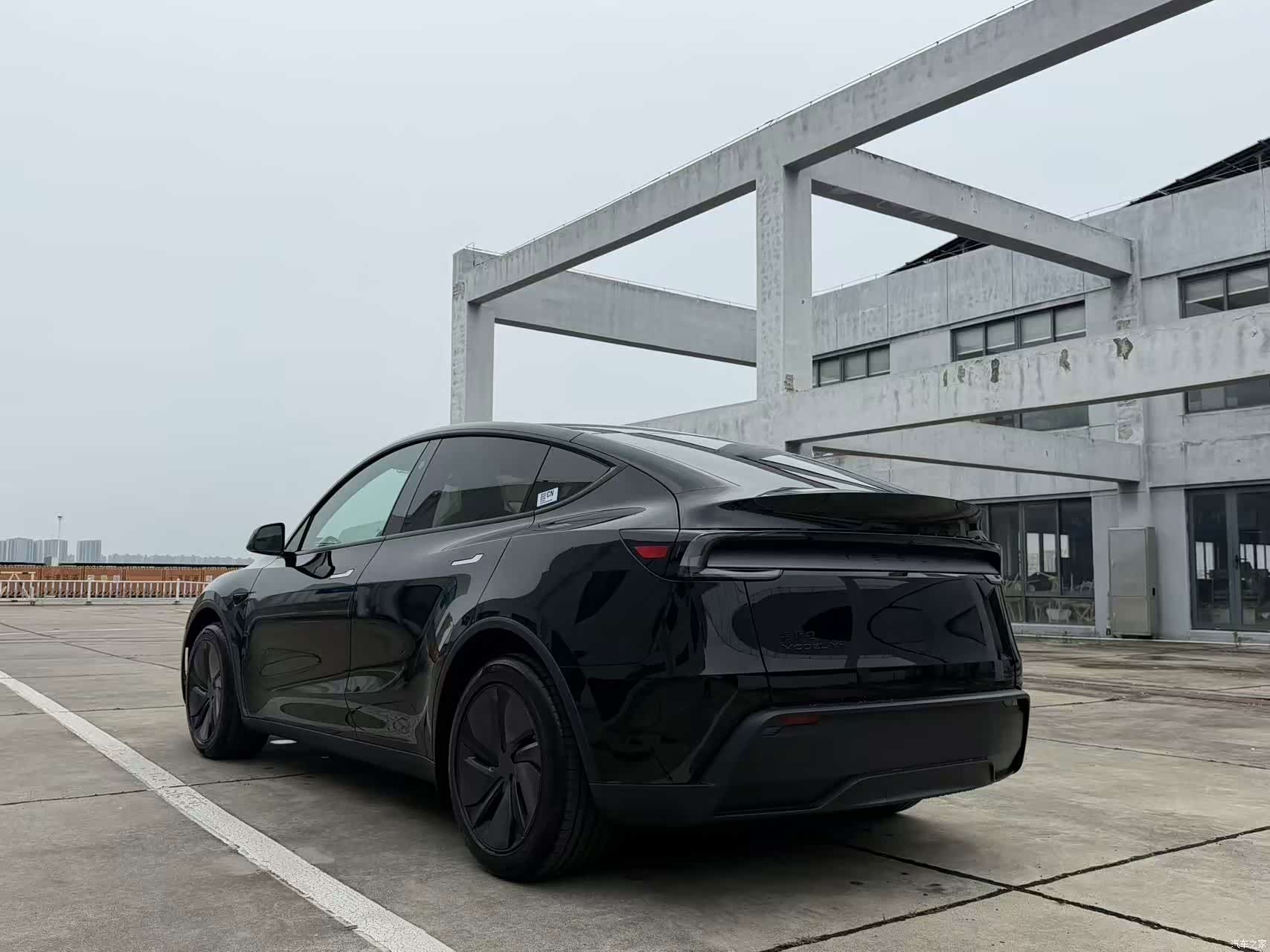 Tesla Model Y, 2026 7