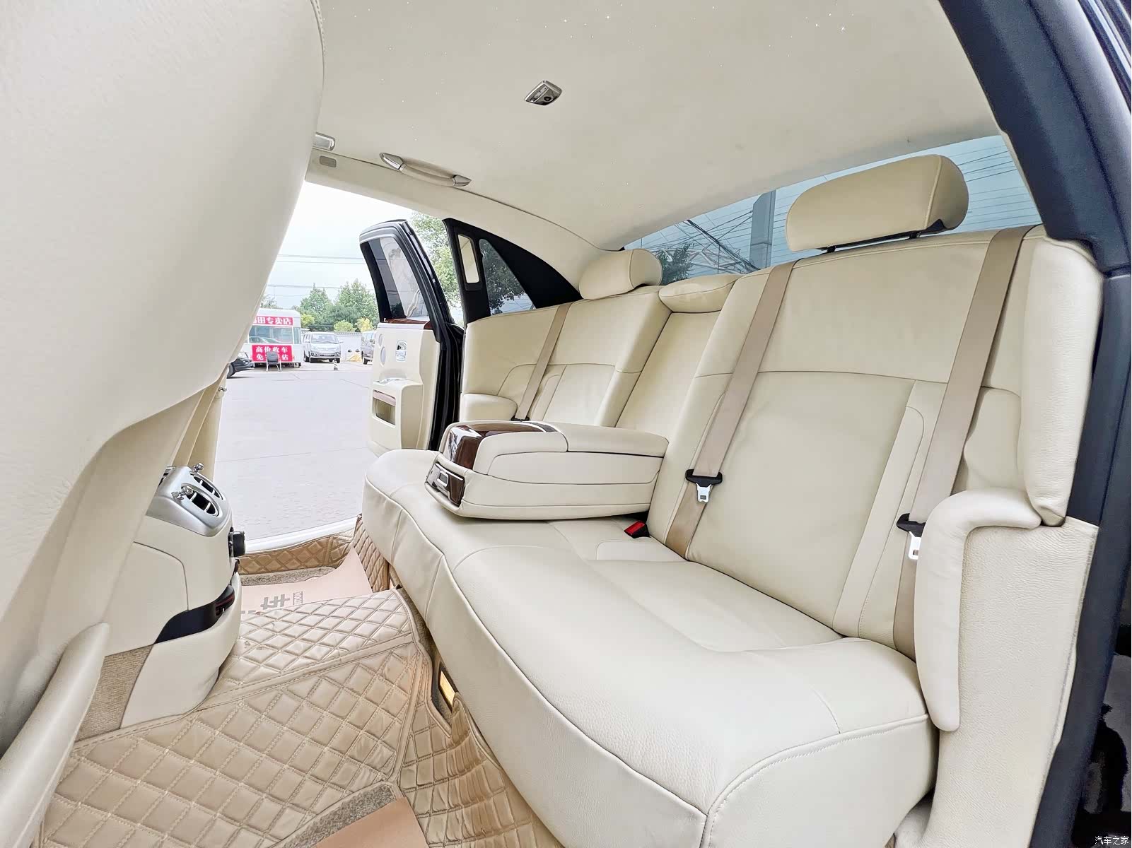 Rolls-Royce Ghost, 2011 21