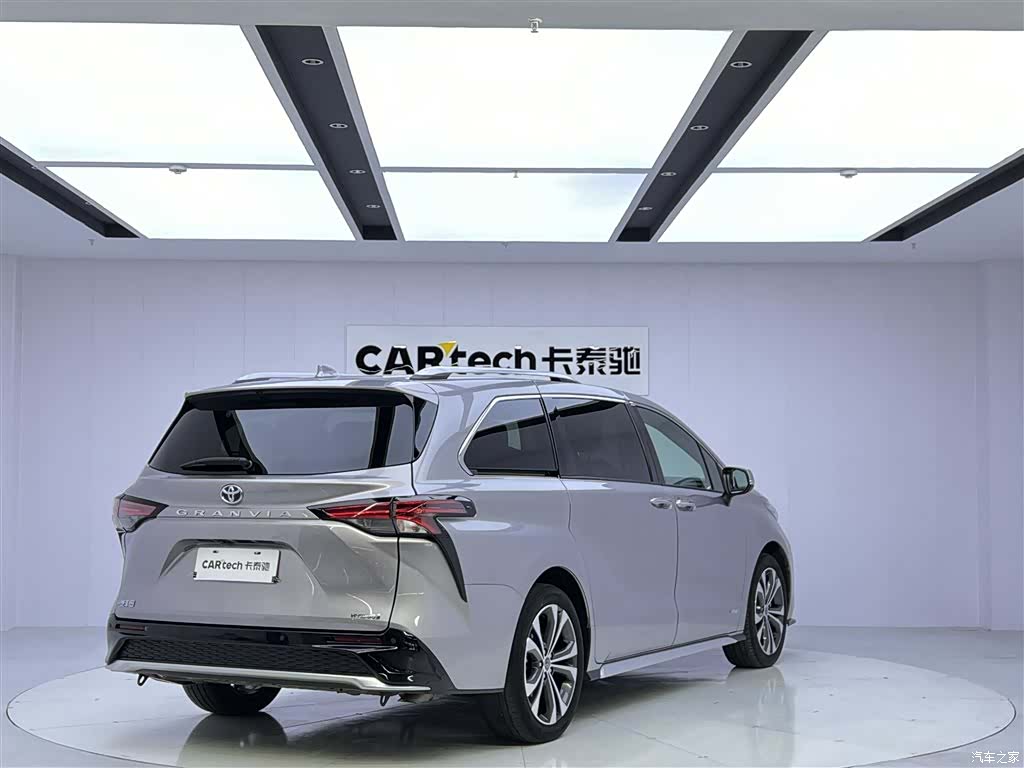 Toyota Granvia, 2024 все фото