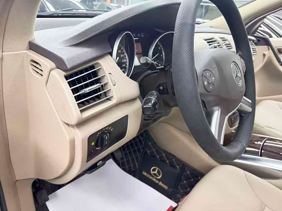 Mercedes-Benz R-class