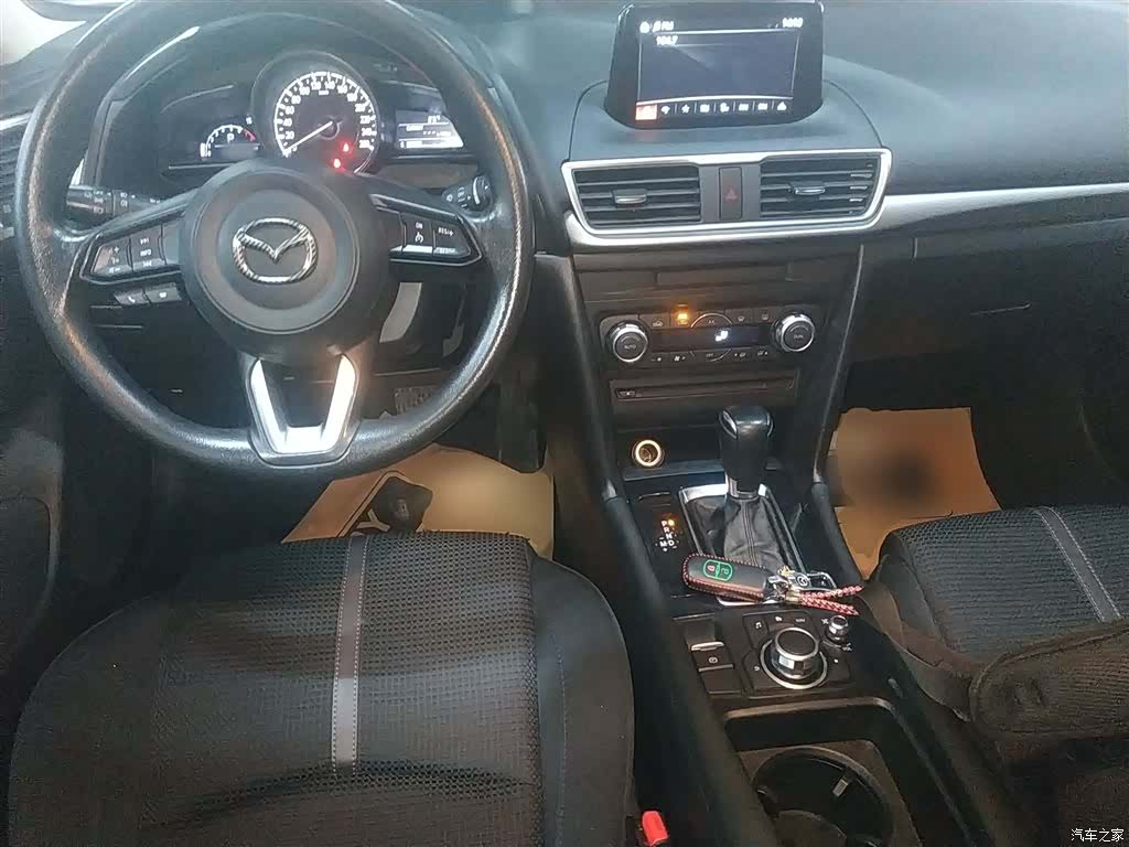 Mazda Mazda3, 2017 10