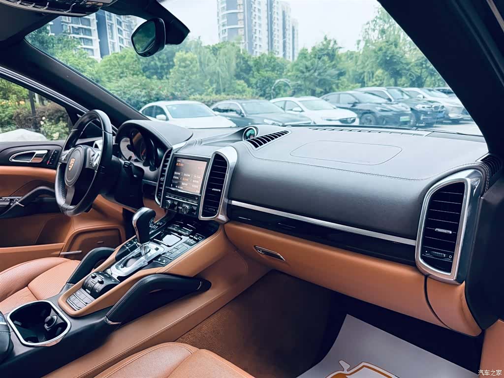 Porsche Cayenne, 2012 10