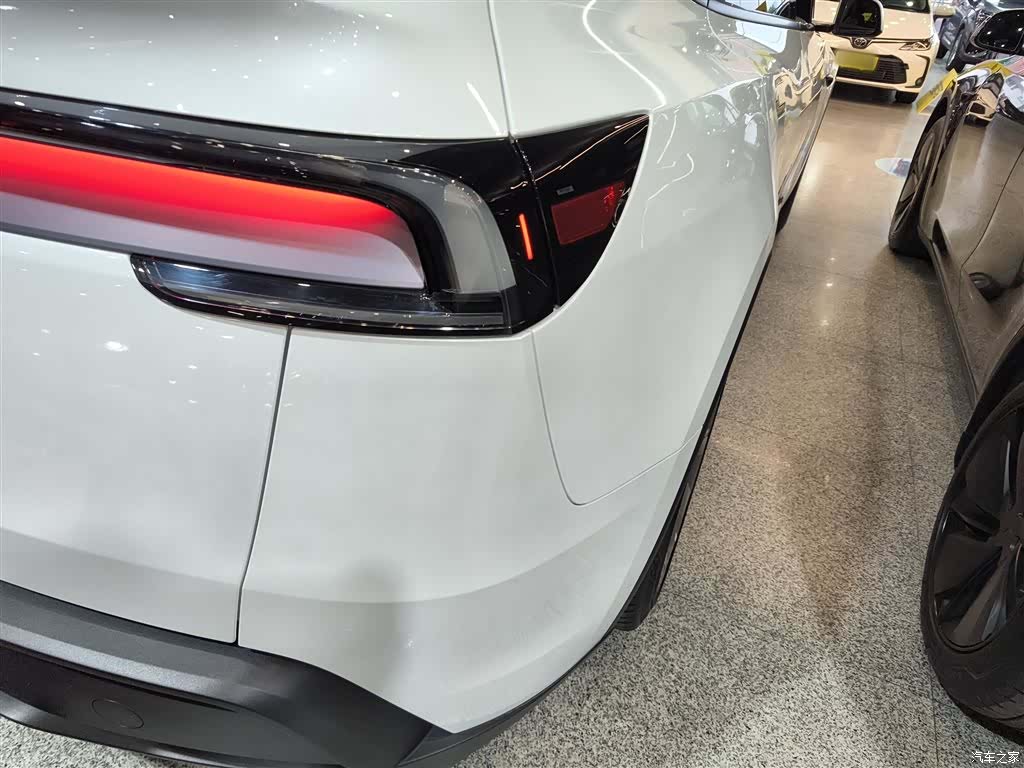 Tesla Model Y, 2025 24