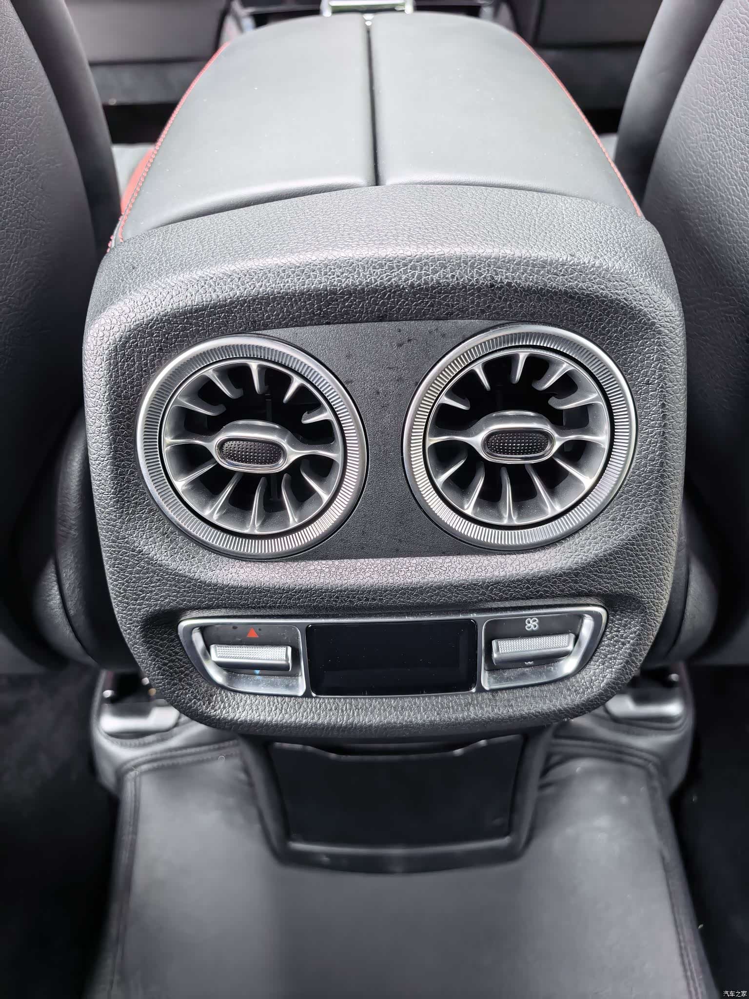 Mercedes-Benz G-Class, 2023 12