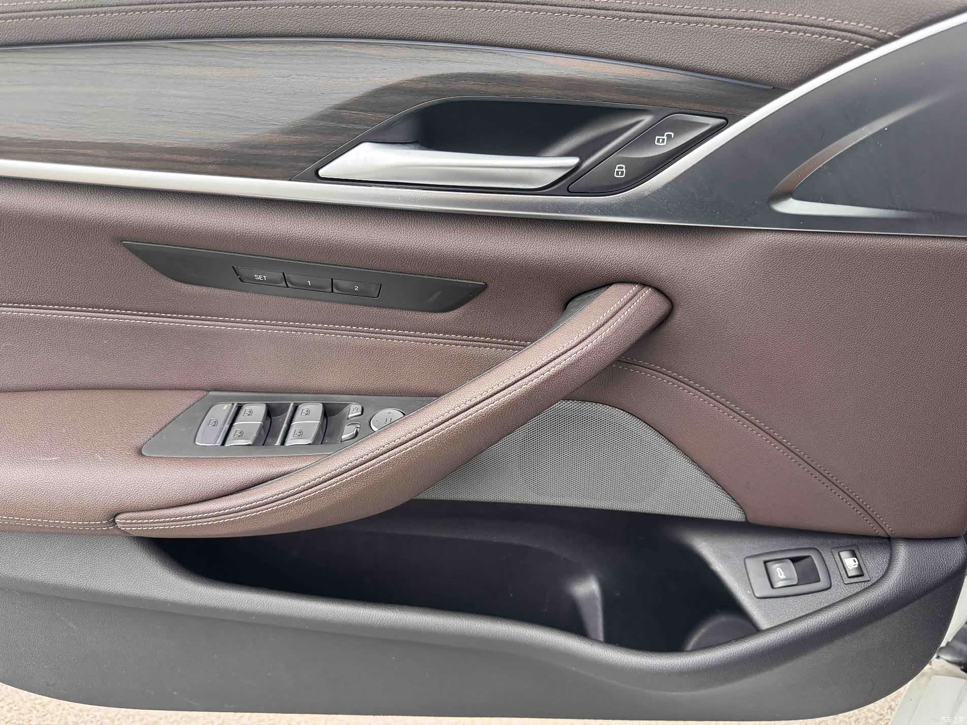 BMW 5 Series, 2021 24