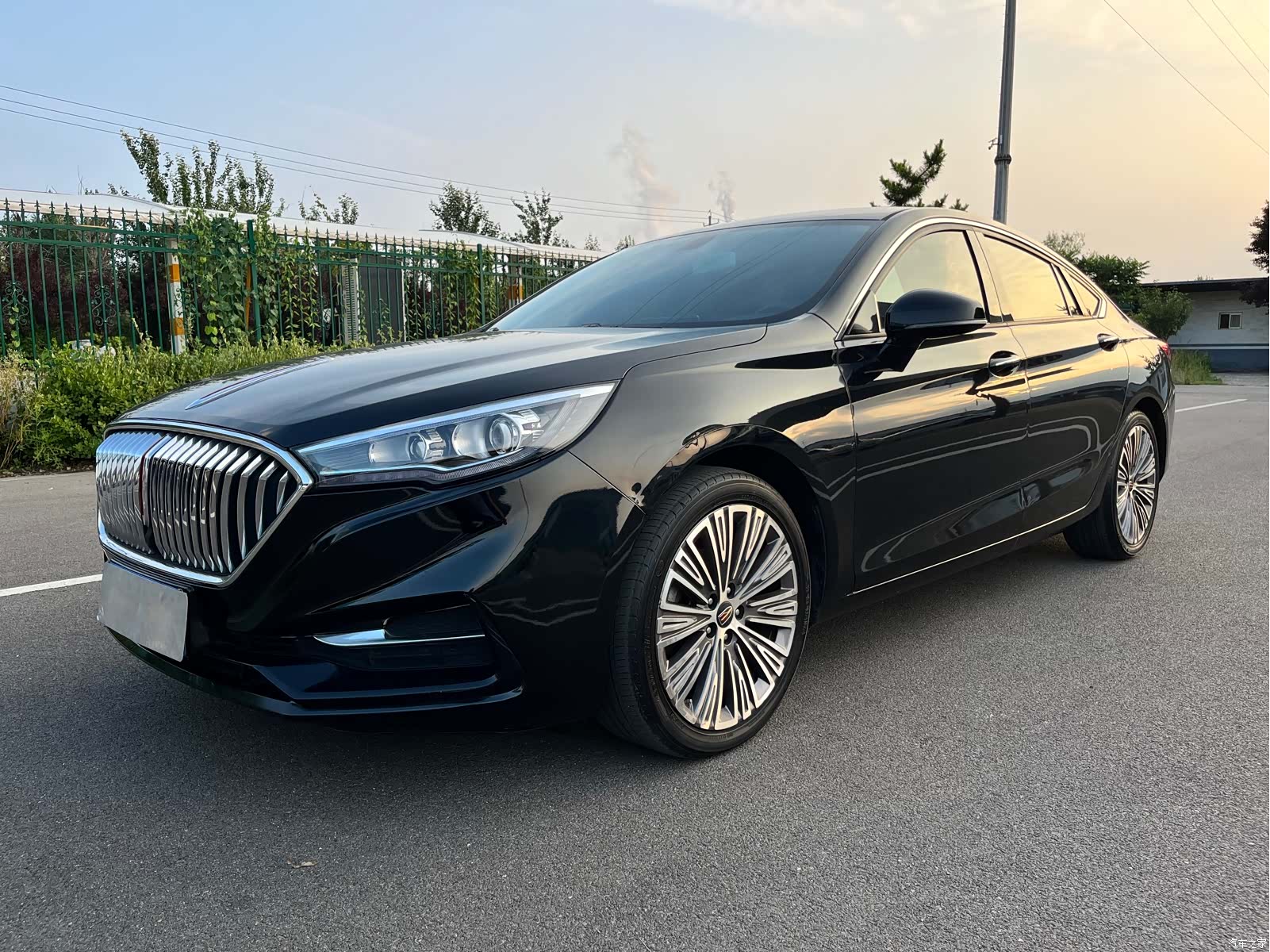 Hongqi H5