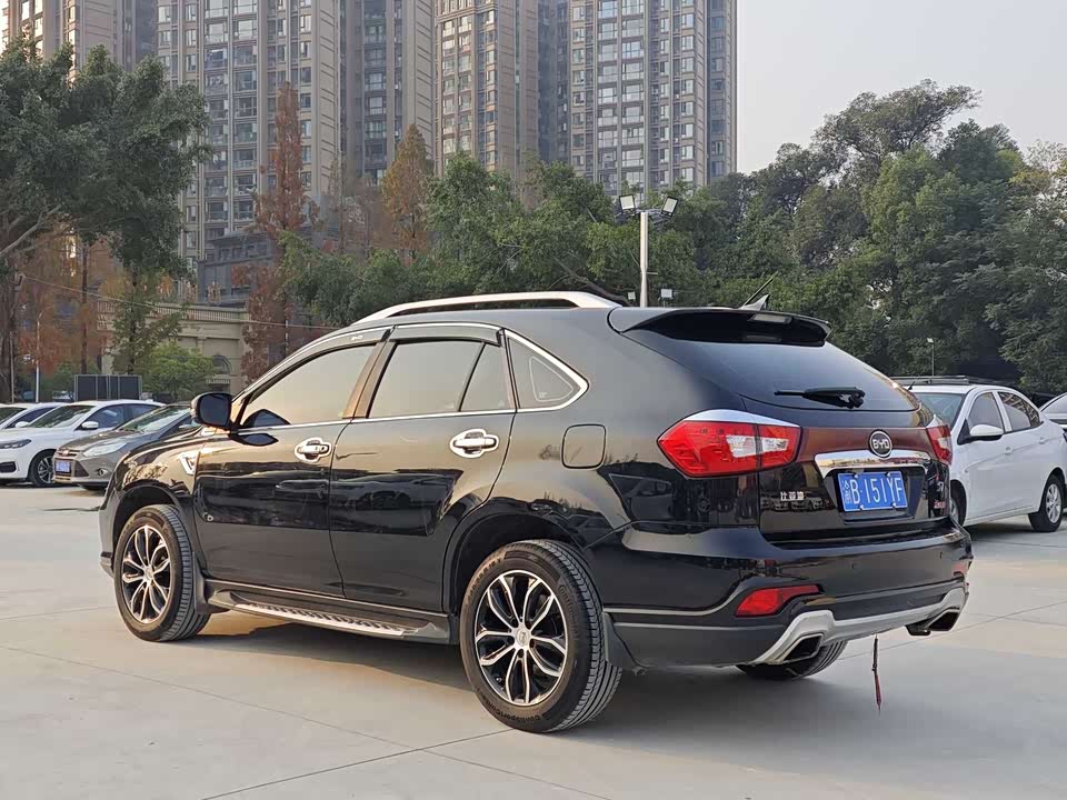 BYD S7