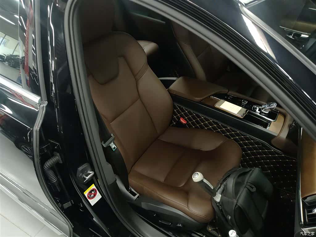 Volvo S90, 2022 25