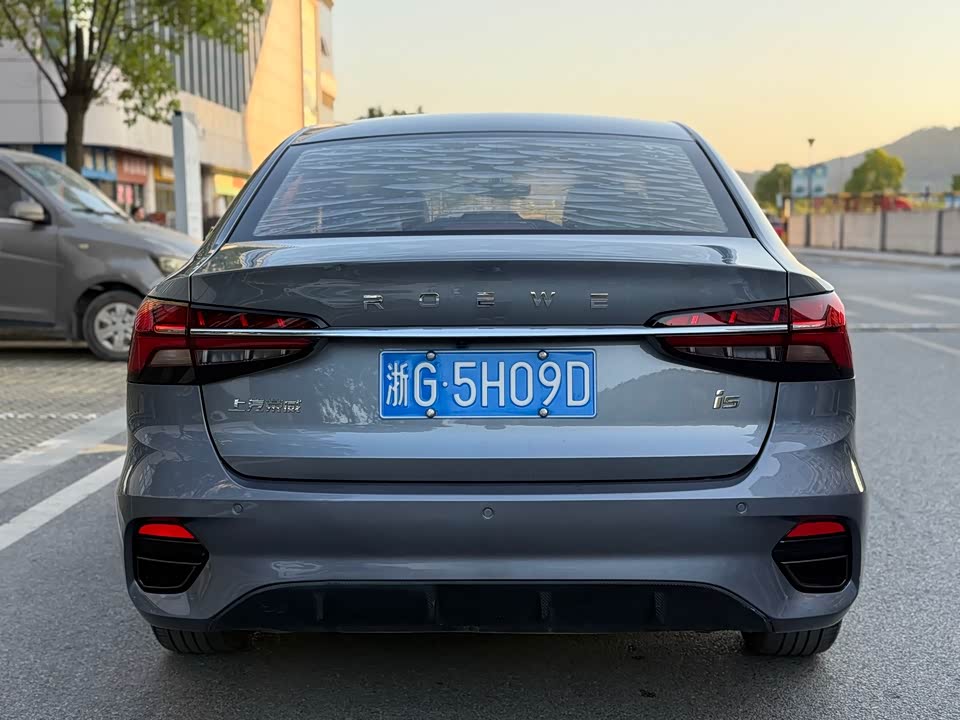 Roewe i5