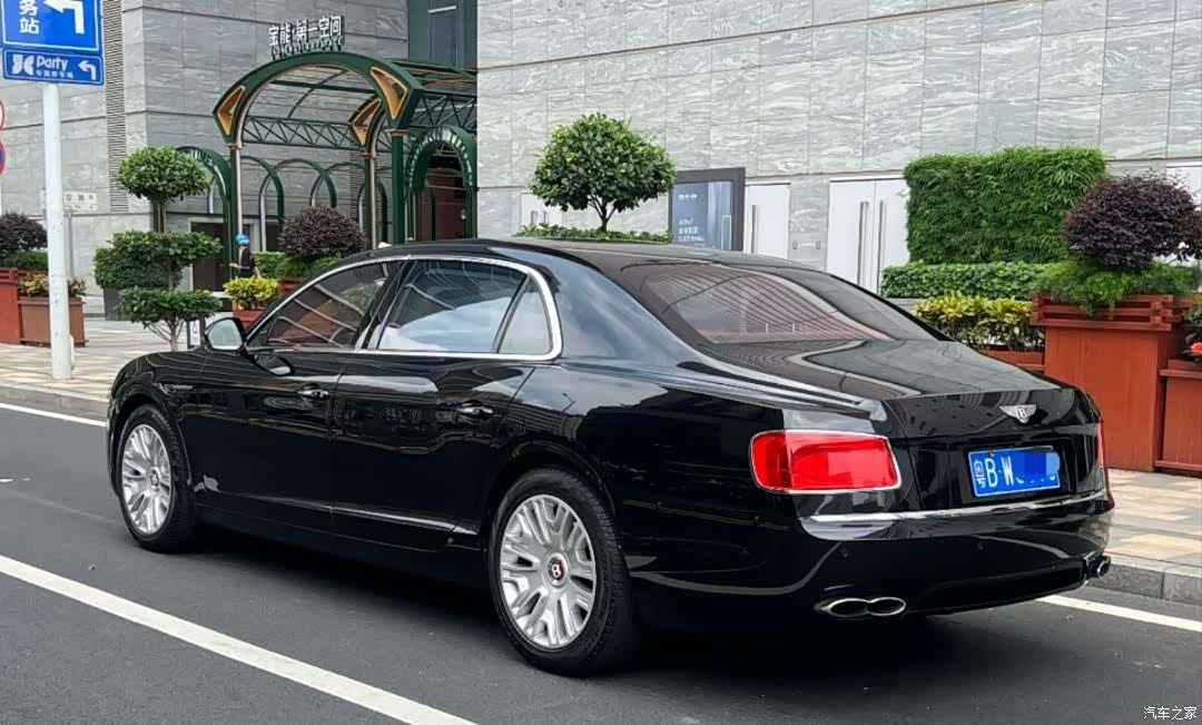 Bentley Flying Spur, 2018 4