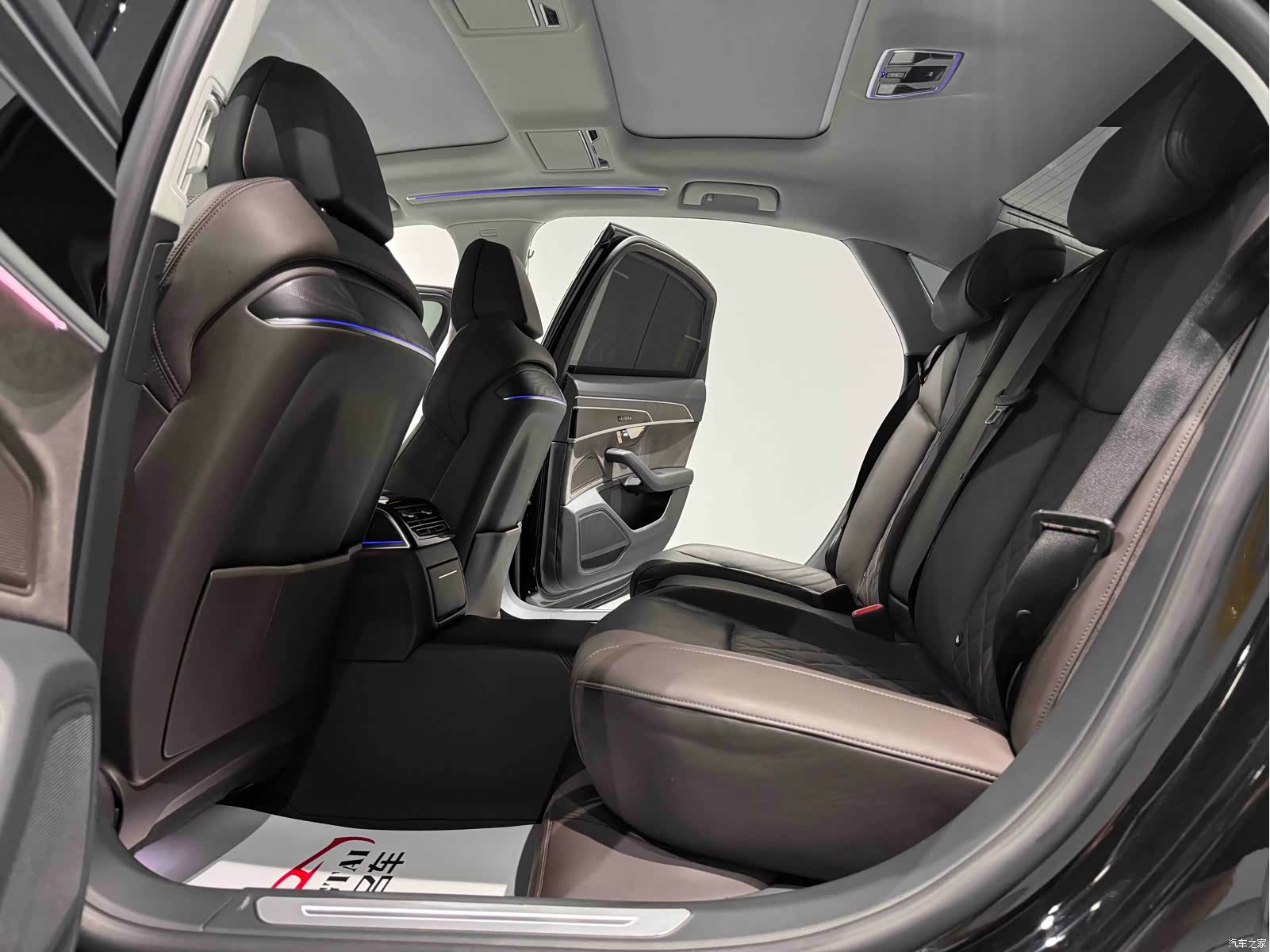 Audi A8L, 2022 15