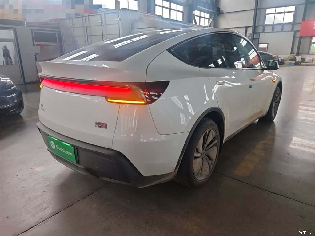 Tesla Model Y, 2025 7