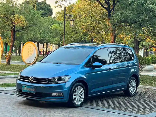Volkswagen Touran 2018 — купить из Китая под заказ
