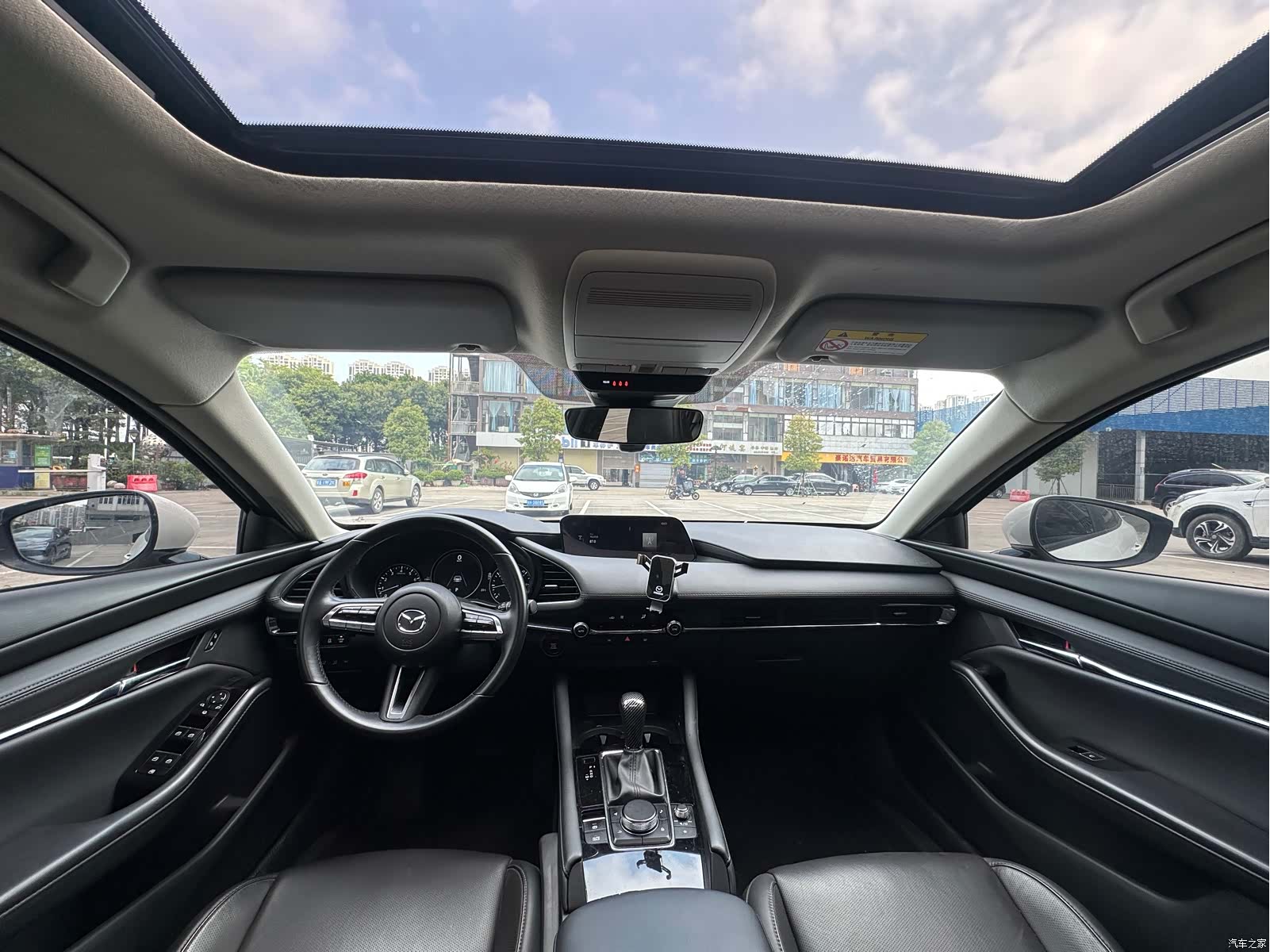Mazda Mazda3, 2023 24
