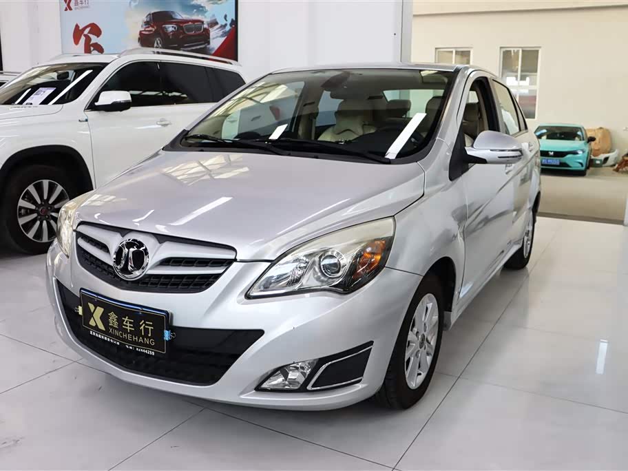 BAIC E