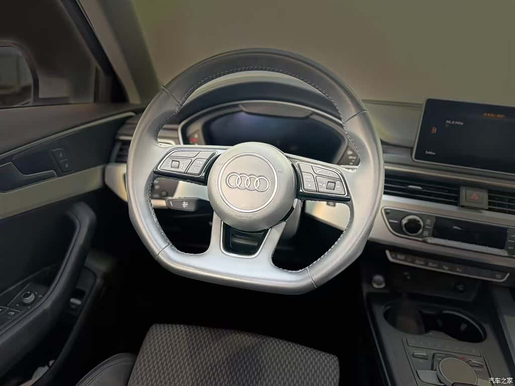 Audi A4L, 2018 17