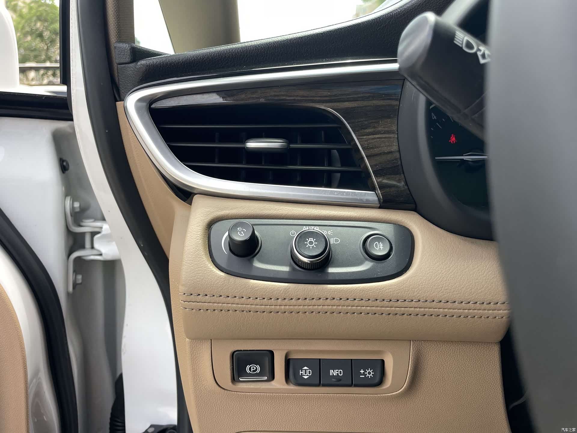 Buick GL8, 2019 10