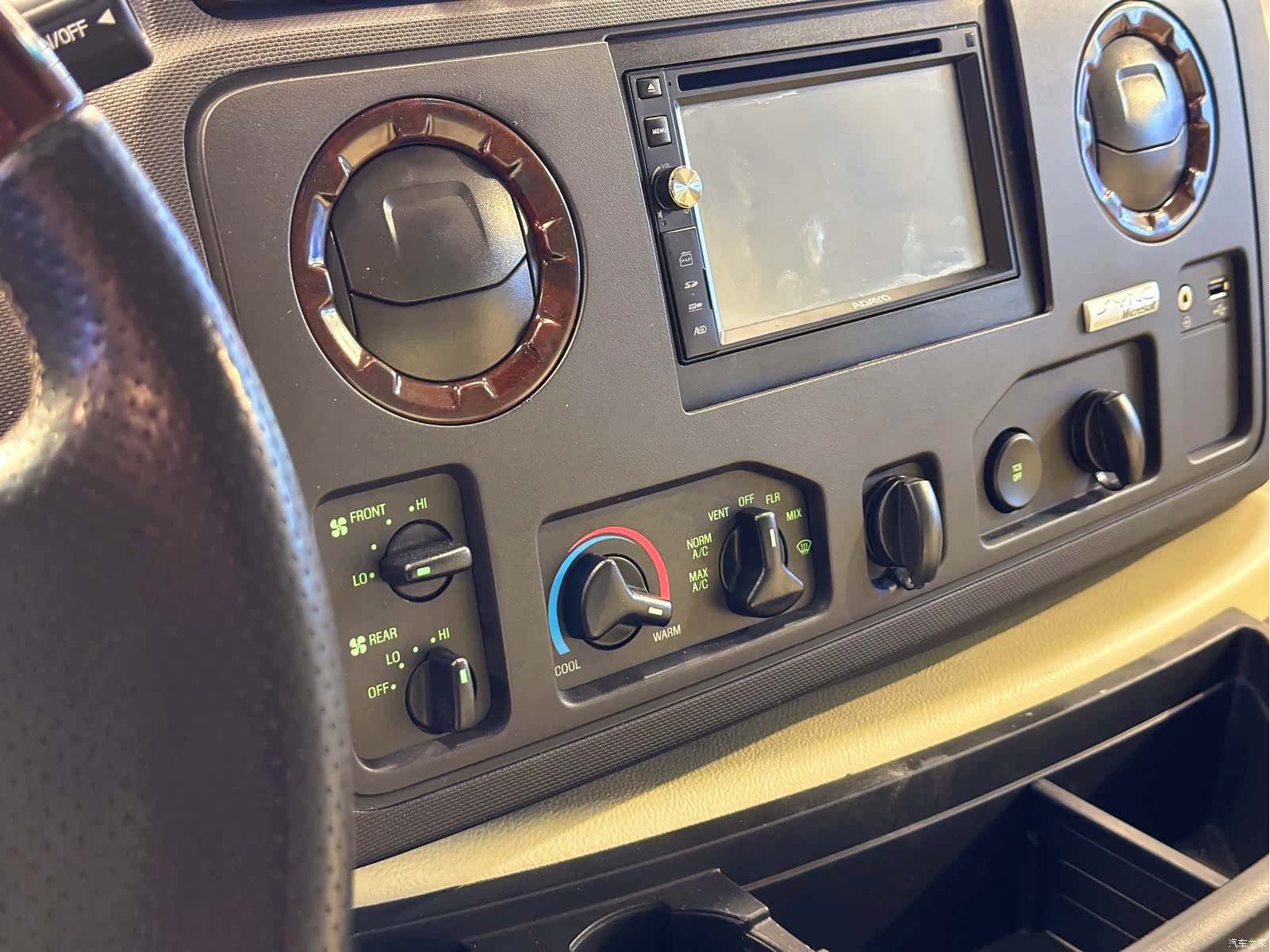 Ford E350, 2014 29