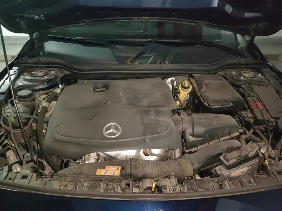 Mercedes-Benz GLA Mercedes-Benz GLA