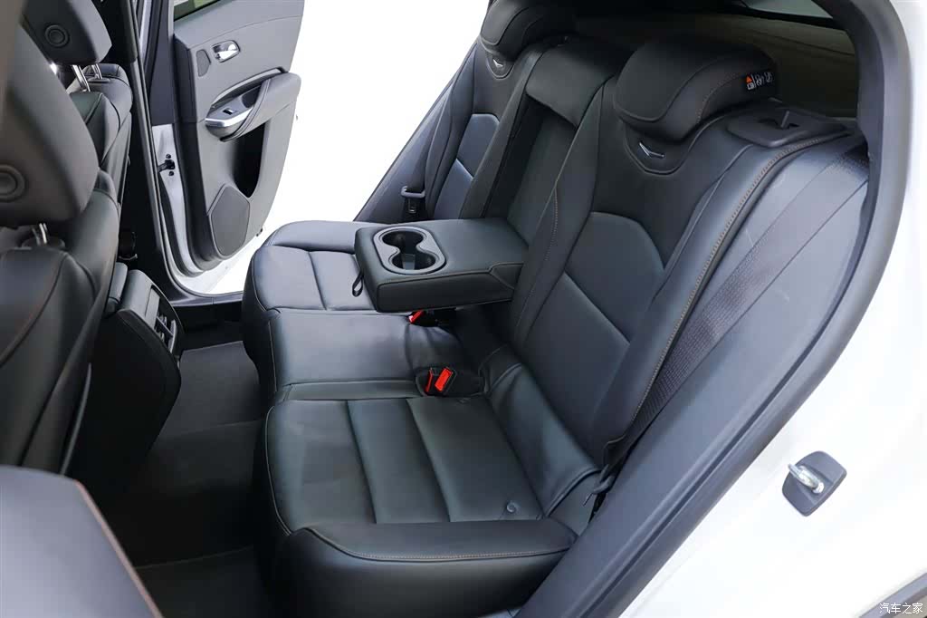 Cadillac XT4, 2020 31