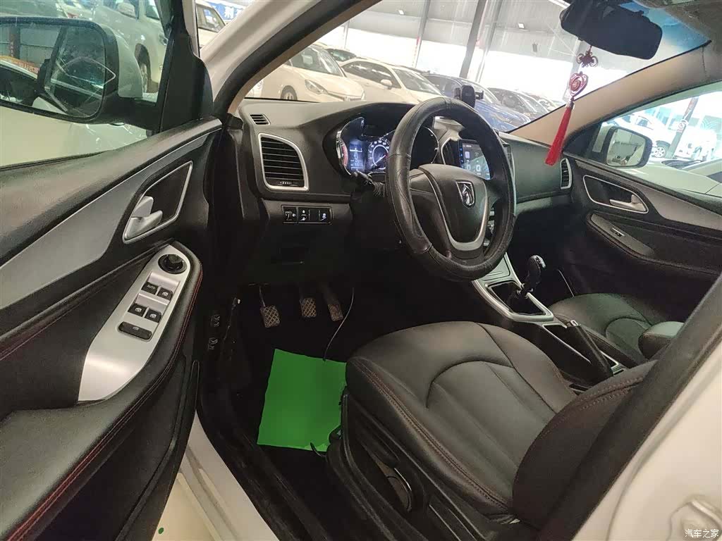 Wuling 560, 2016 16
