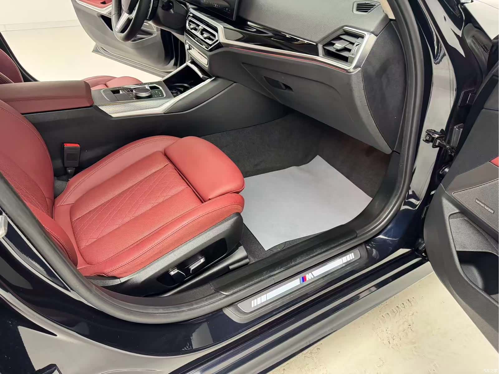 BMW 3 Series, 2024 12