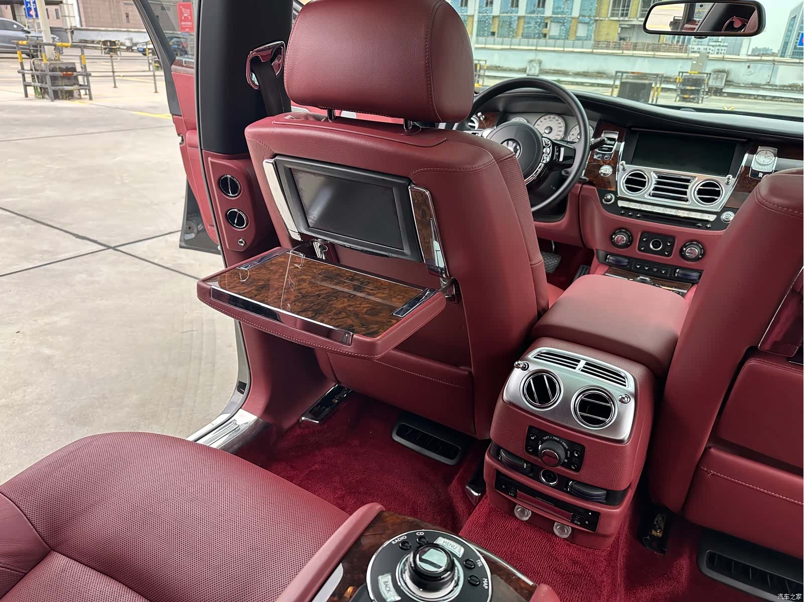Rolls-Royce Ghost, 2011 10