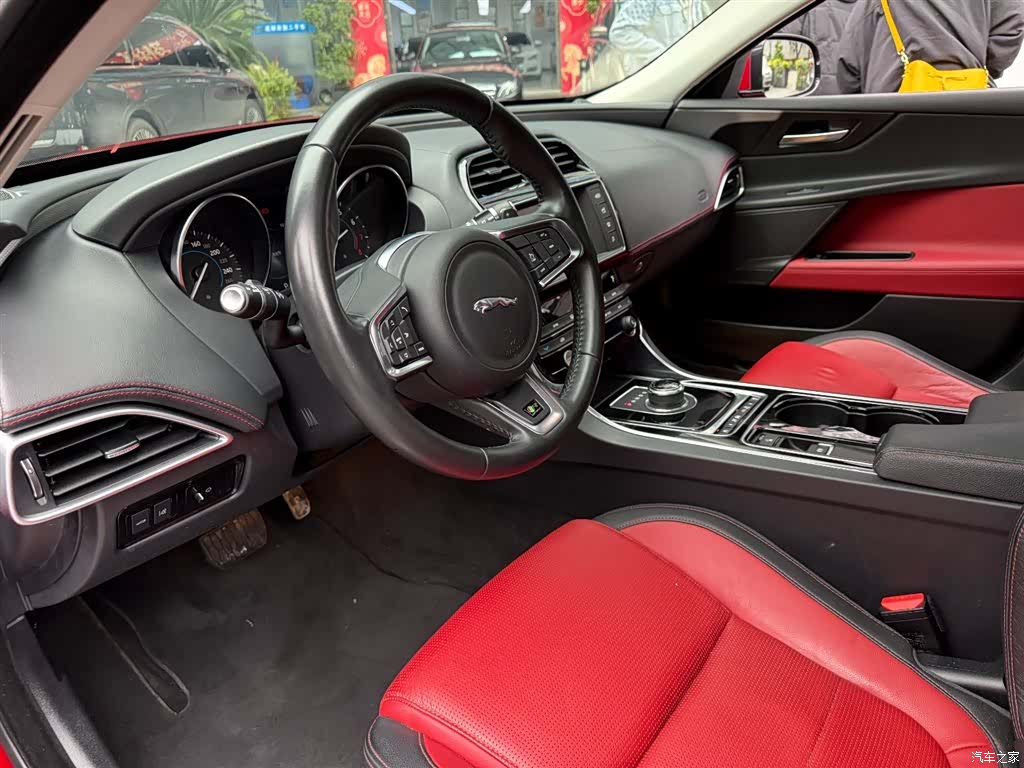 Jaguar XE, 2017 7