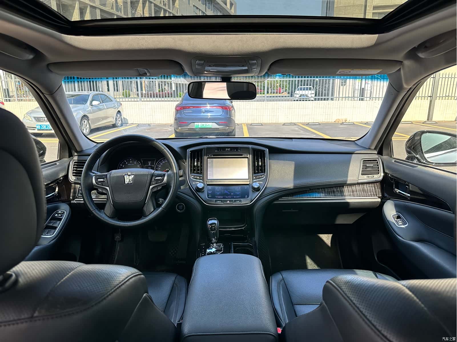 Toyota Crown, 2016 6