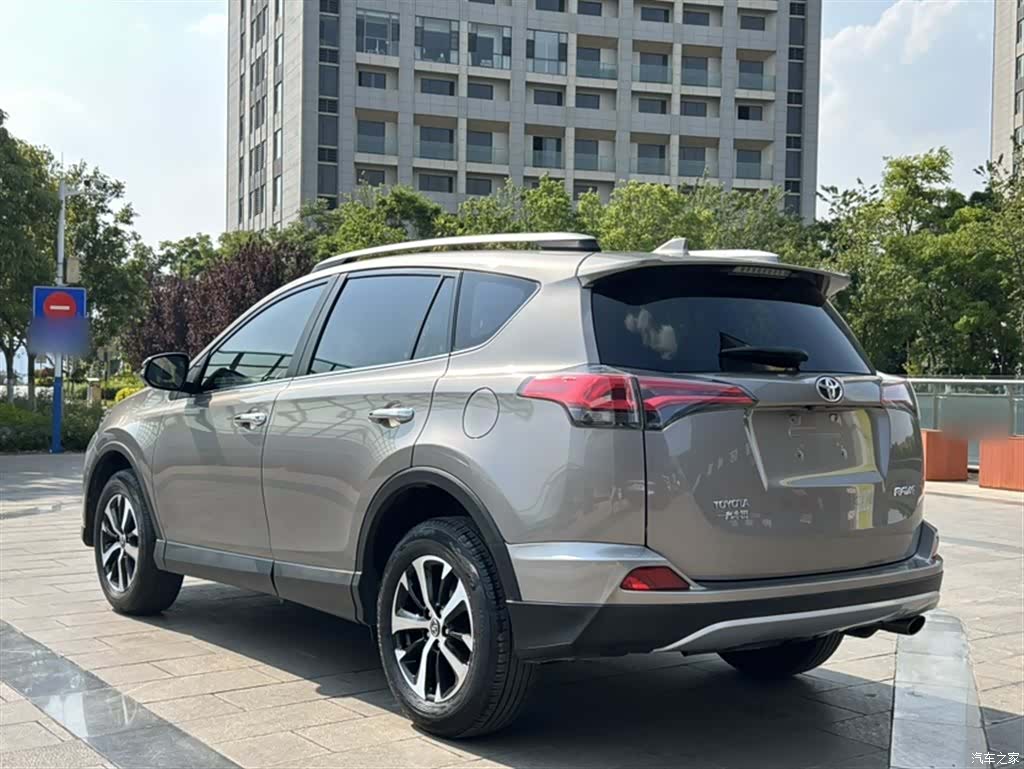 Toyota RAV4, 2018 16