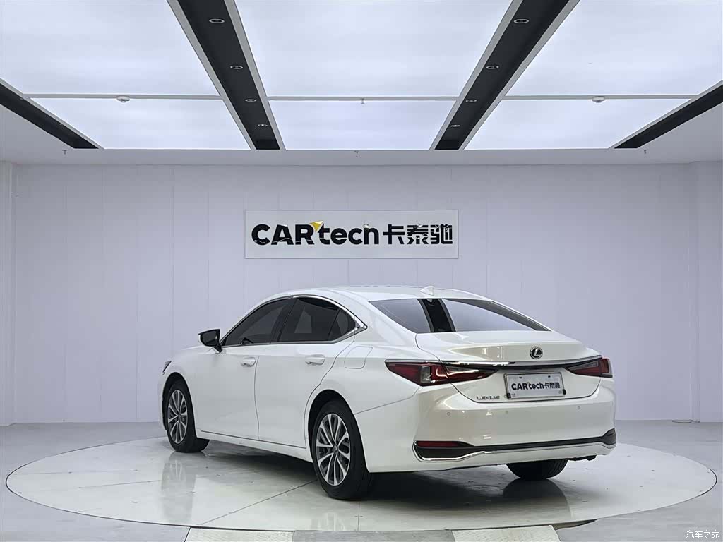 Lexus ES, 2024 7