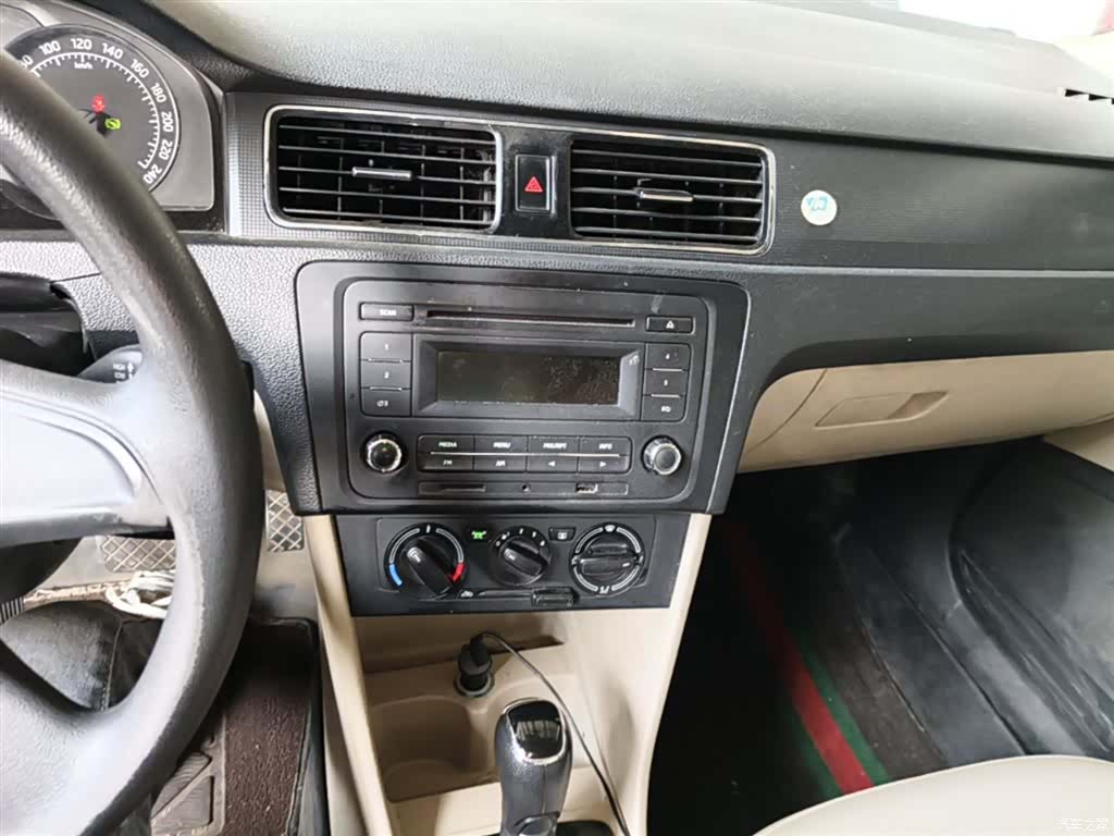 Skoda Rapid, 2014 13