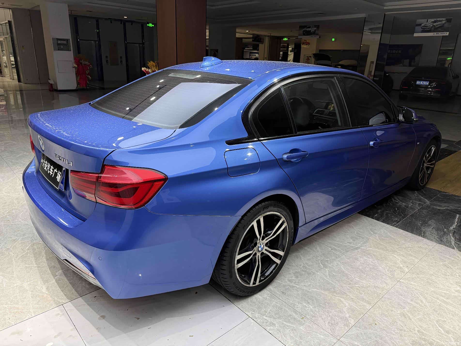 BMW 3 Series, 2017 все фото