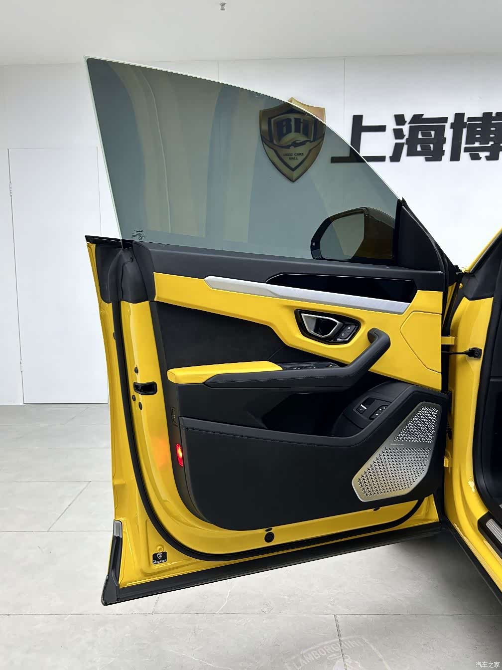 Lamborghini Urus, 2019 15