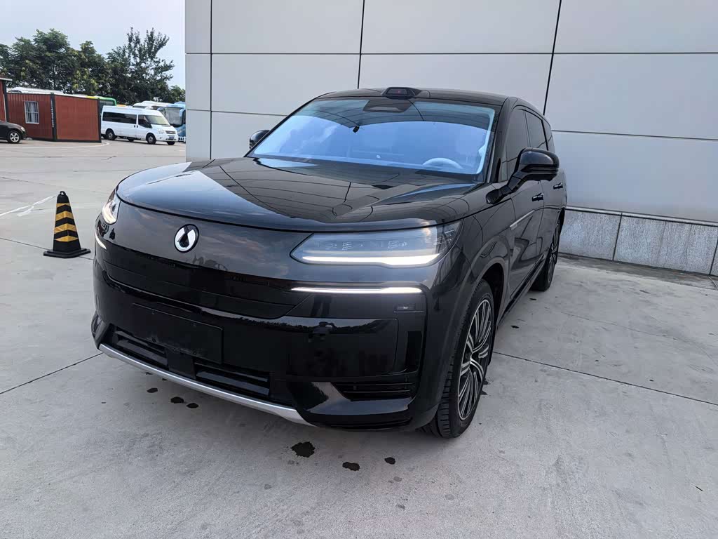 Denza N9