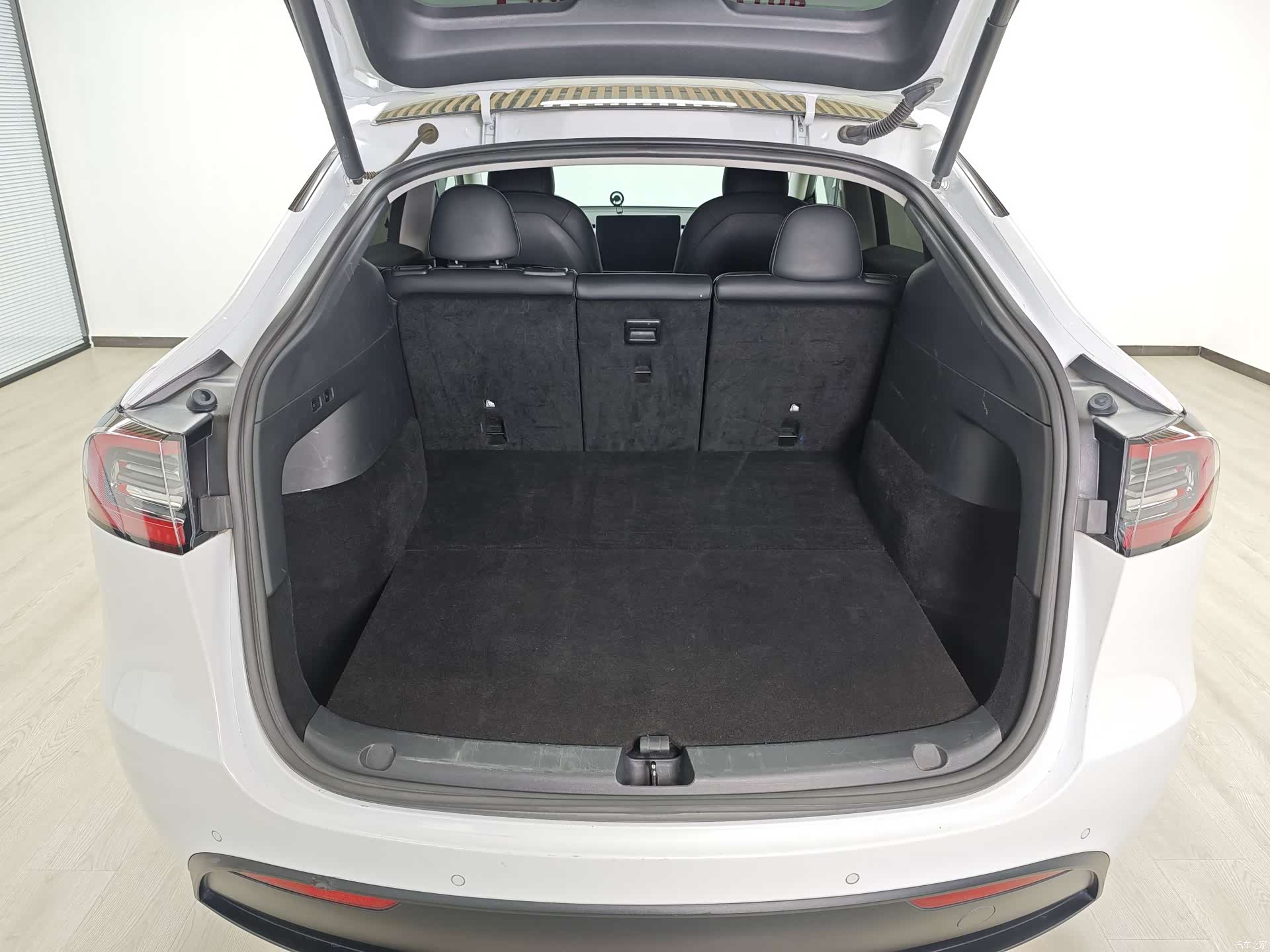 Tesla Model Y, 2022 22