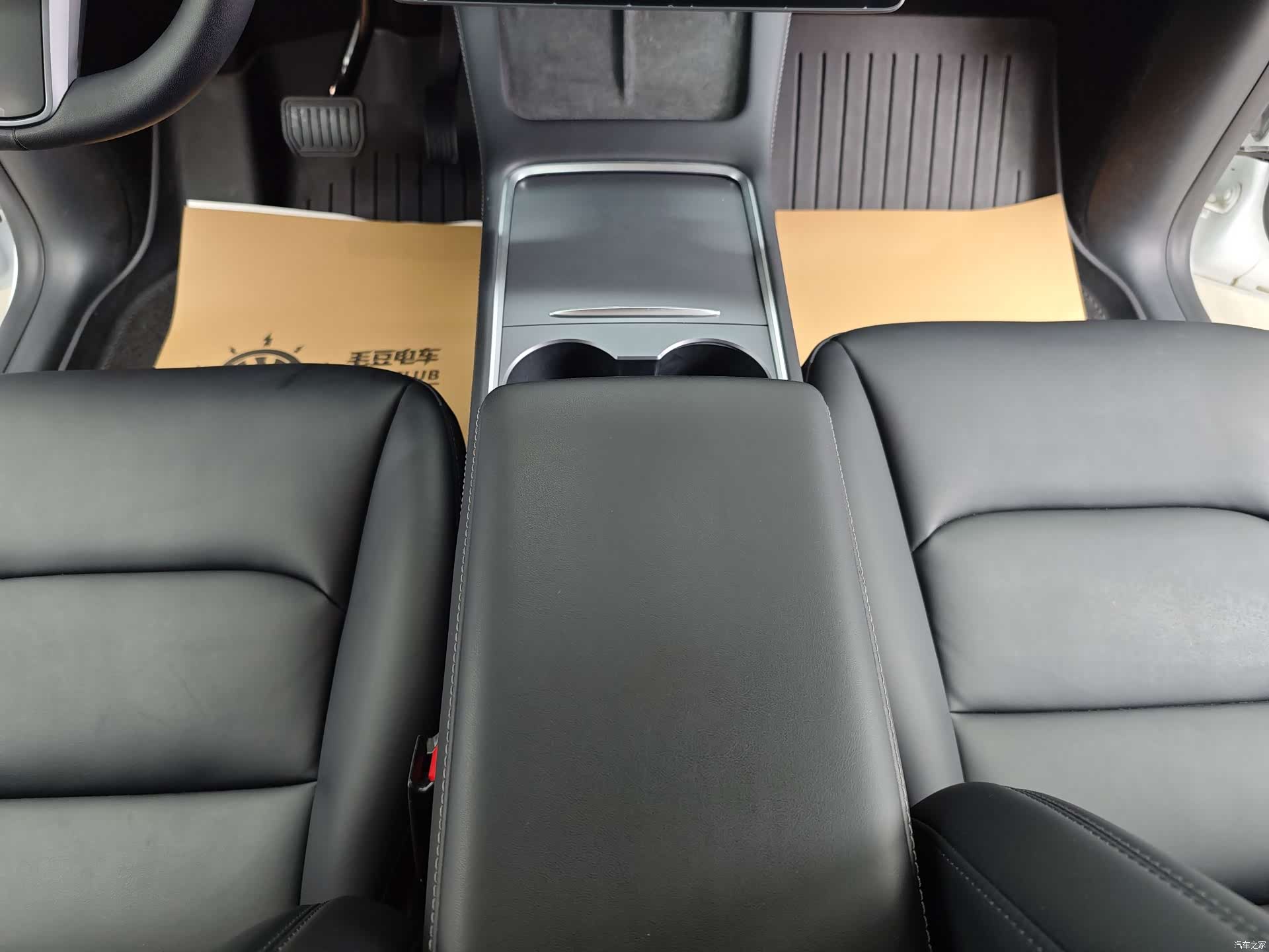 Tesla Model Y, 2022 13