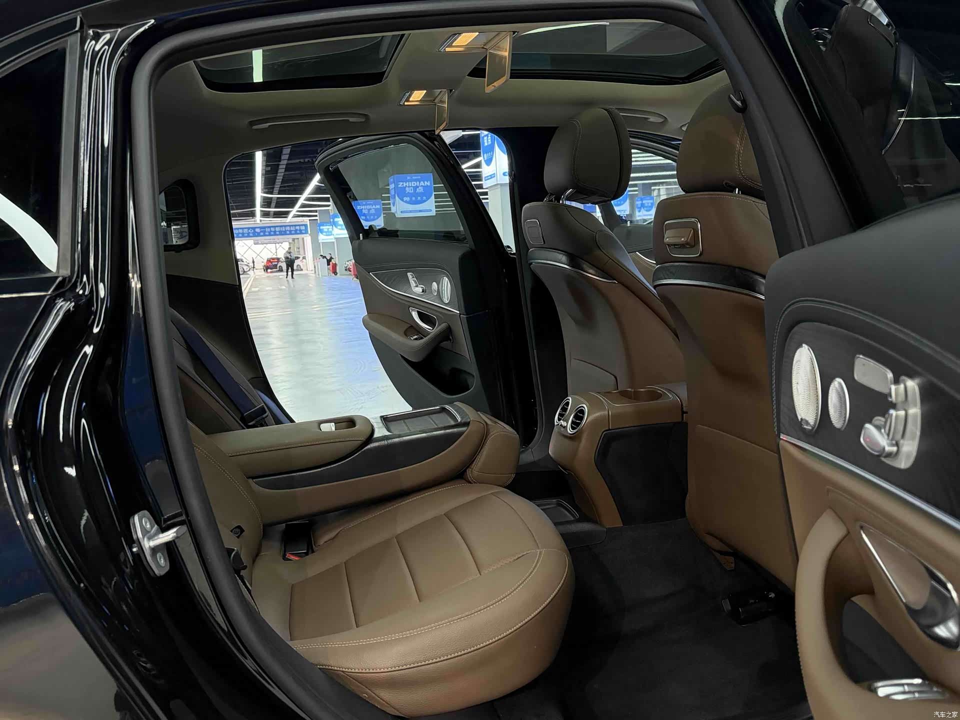 Mercedes-Benz E-Class, 2019 12
