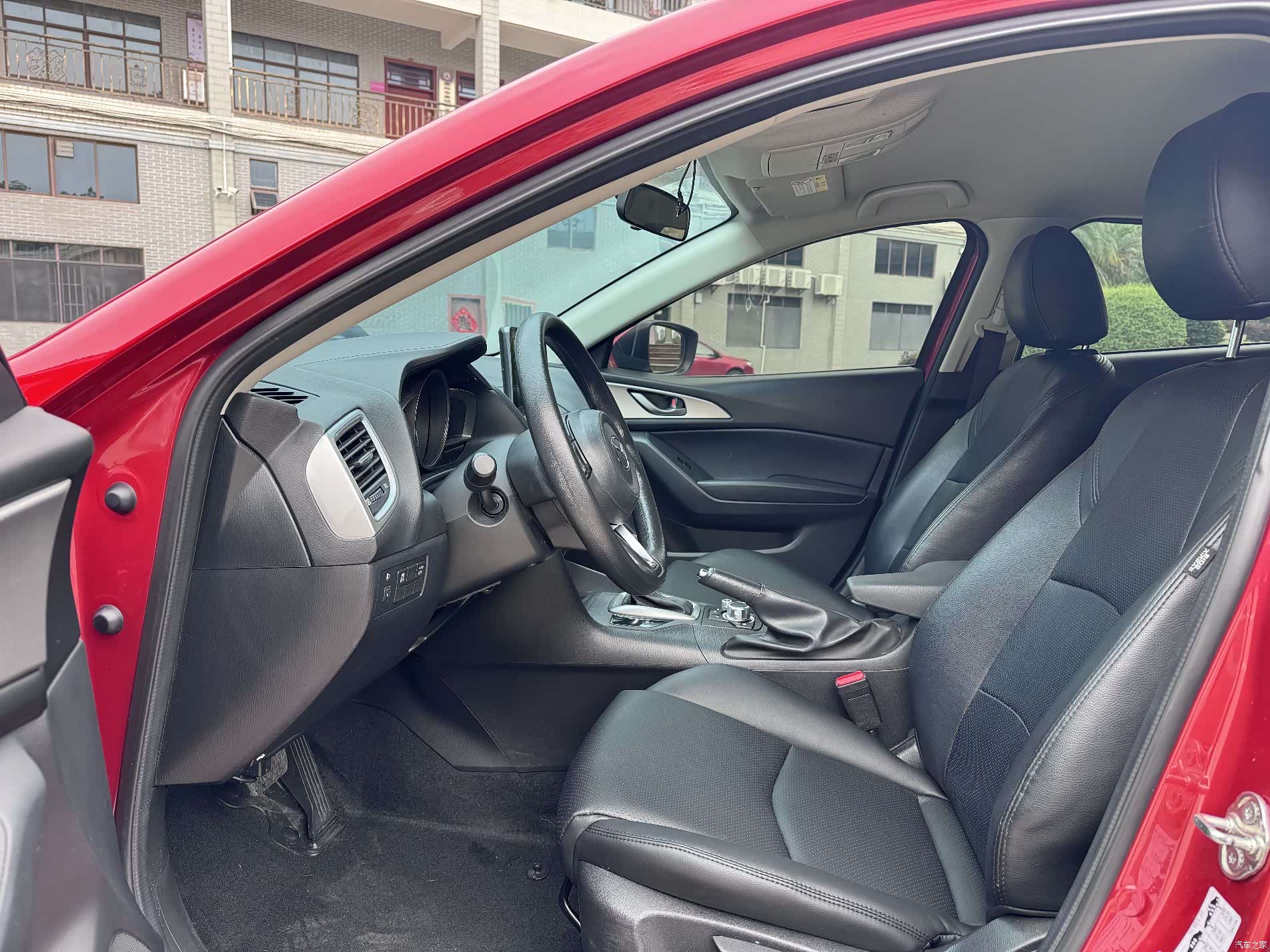 Mazda Mazda3, 2018 все фото
