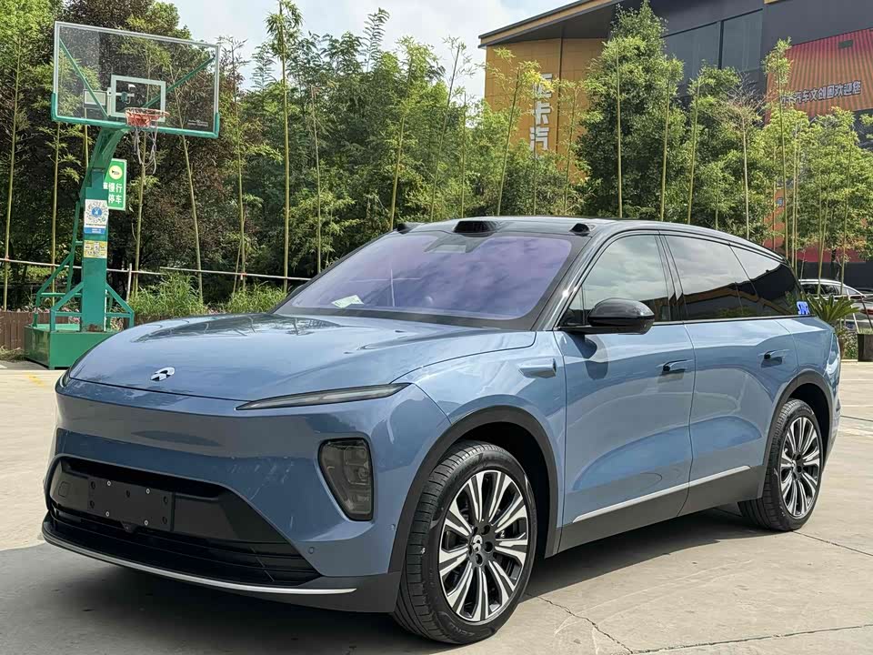 NIO ES8