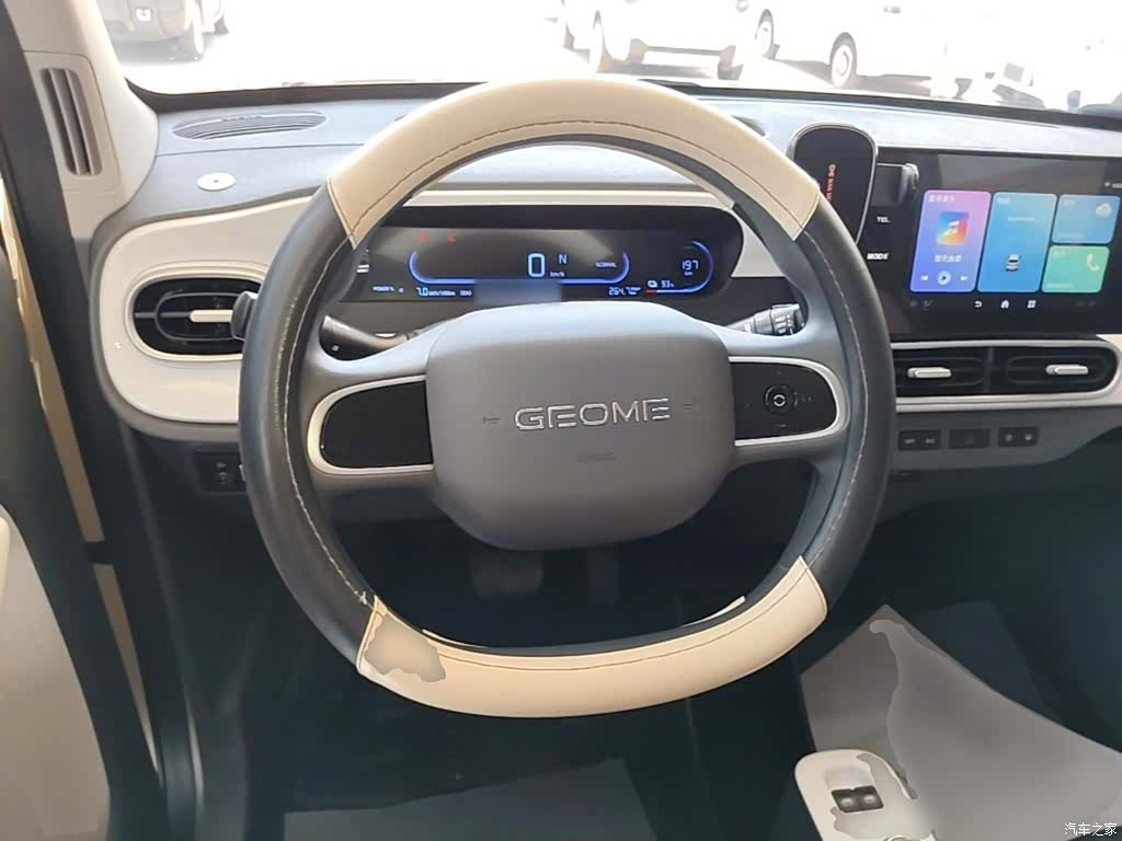 Geely Panda, 2025 11