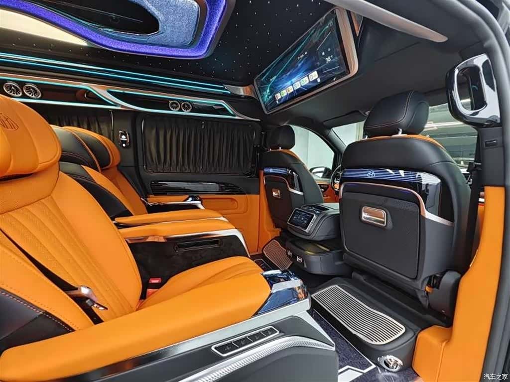 Mercedes-Benz 7, 2023 11